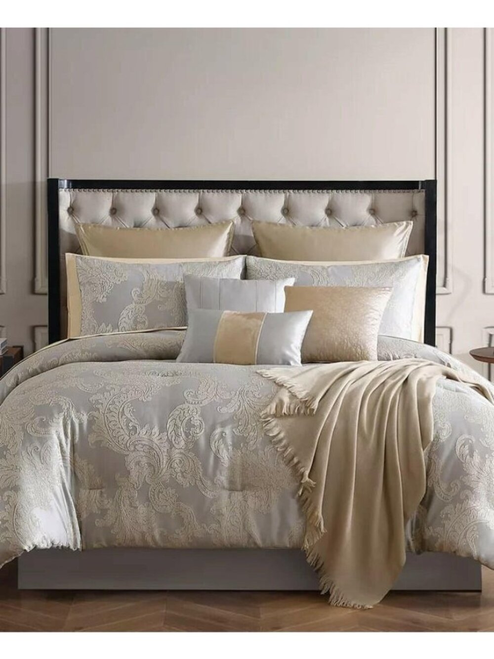 Hallmart Collectibles Olivia 14Pc Comforter Set Queen Including sheets MSRP $360